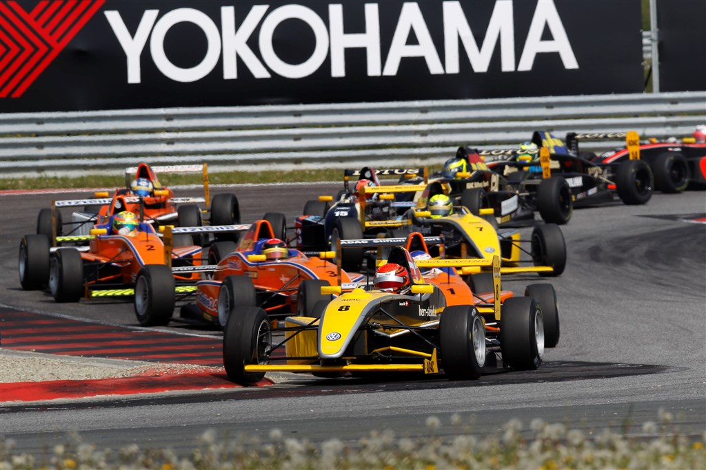 Mikkel Jensen i front
(Foto: ADAC Motorsport)